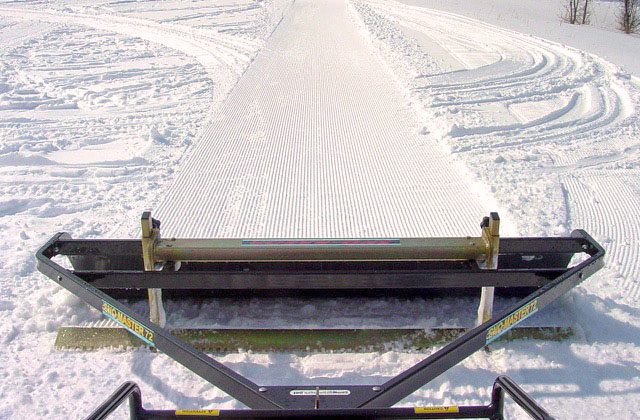 wide trail snow groomers