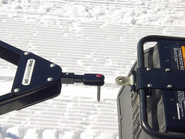 Pin Coupler for snow groomer