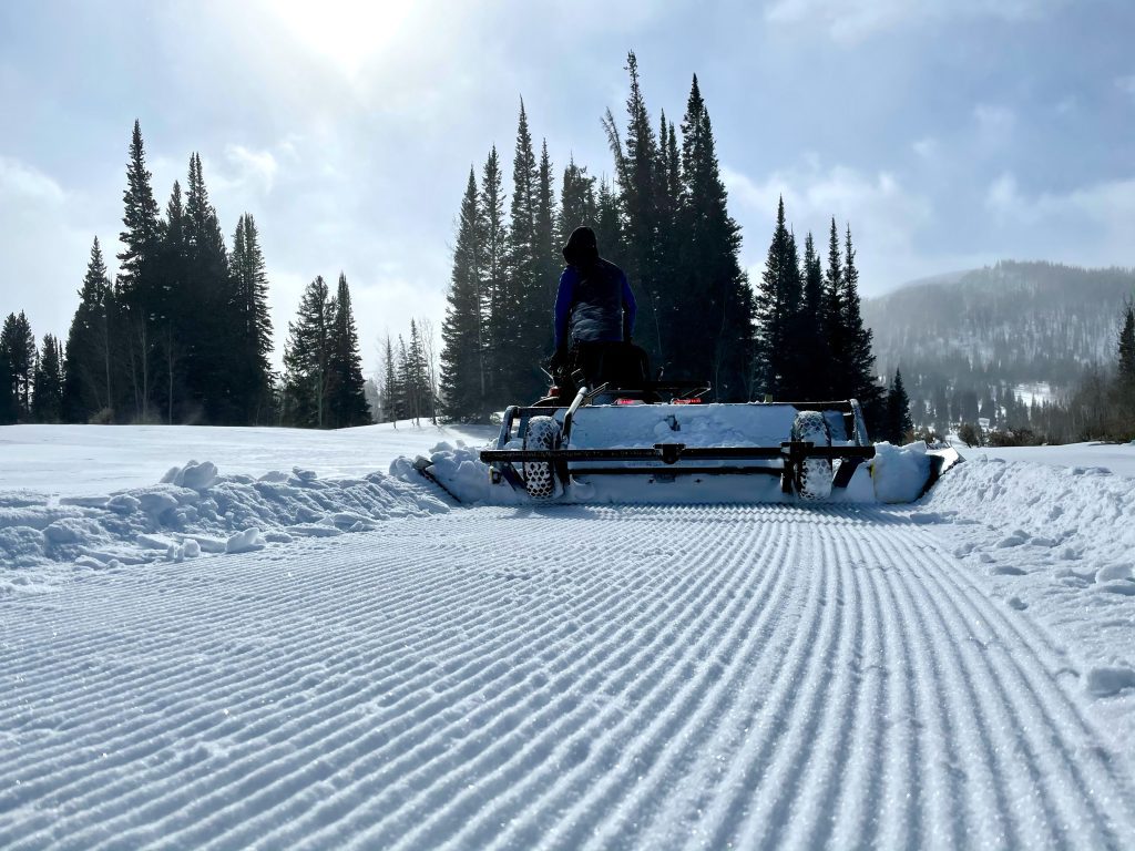 snow grooming to leave corduroy trail
